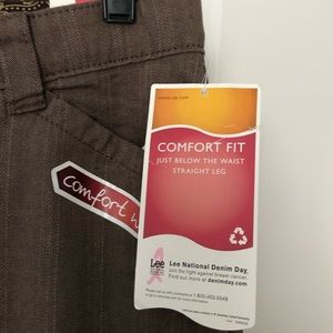 Lee jeans looks like pants. Sz.16, Brown. Boot cut.